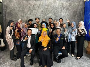 Konsisten Berwirausaha, Mahasiswa Teknologi Pendidikan Univet Kembali Buka Studio Foto di MomenWisuda